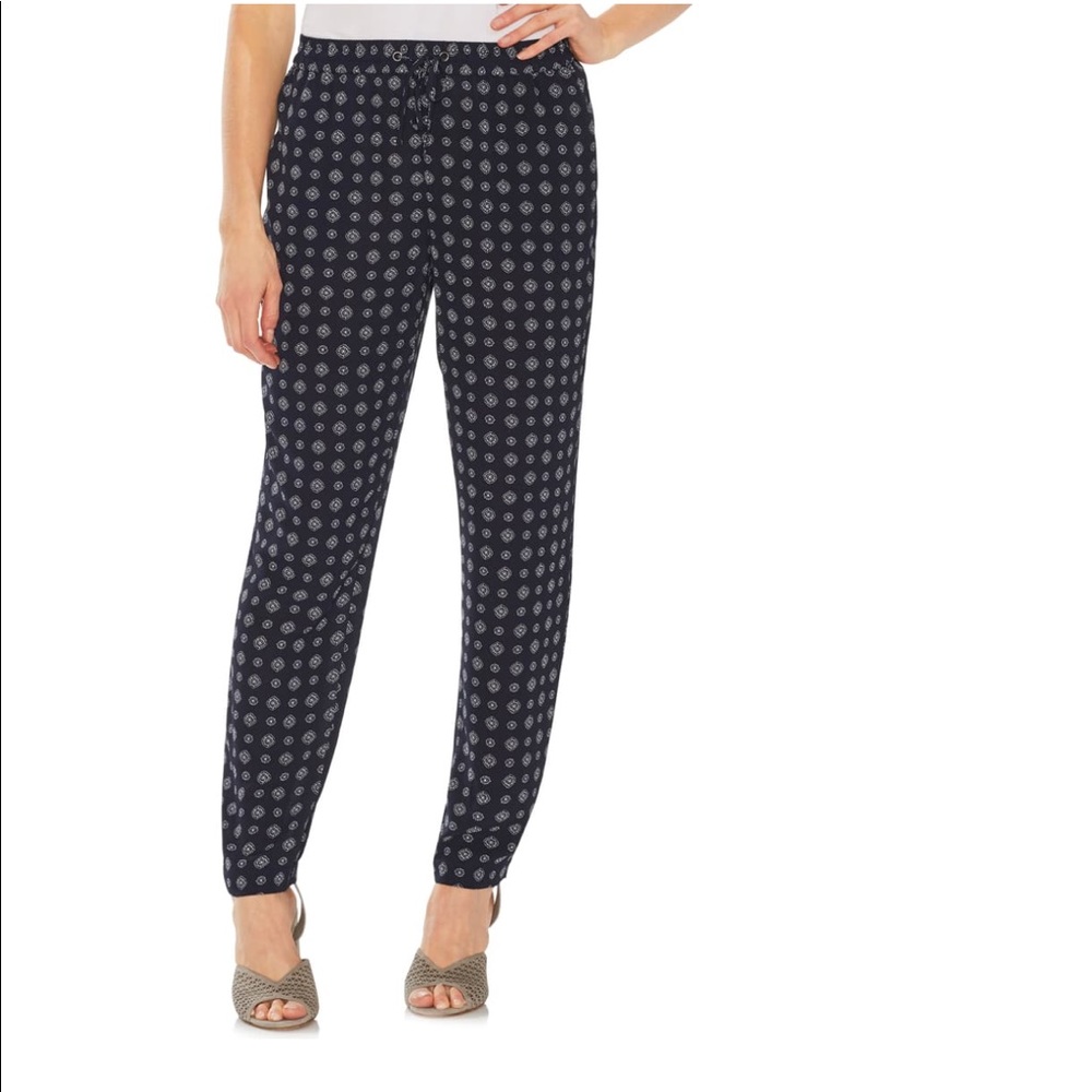 Vince Camuto Printed Joggers (Size Small)